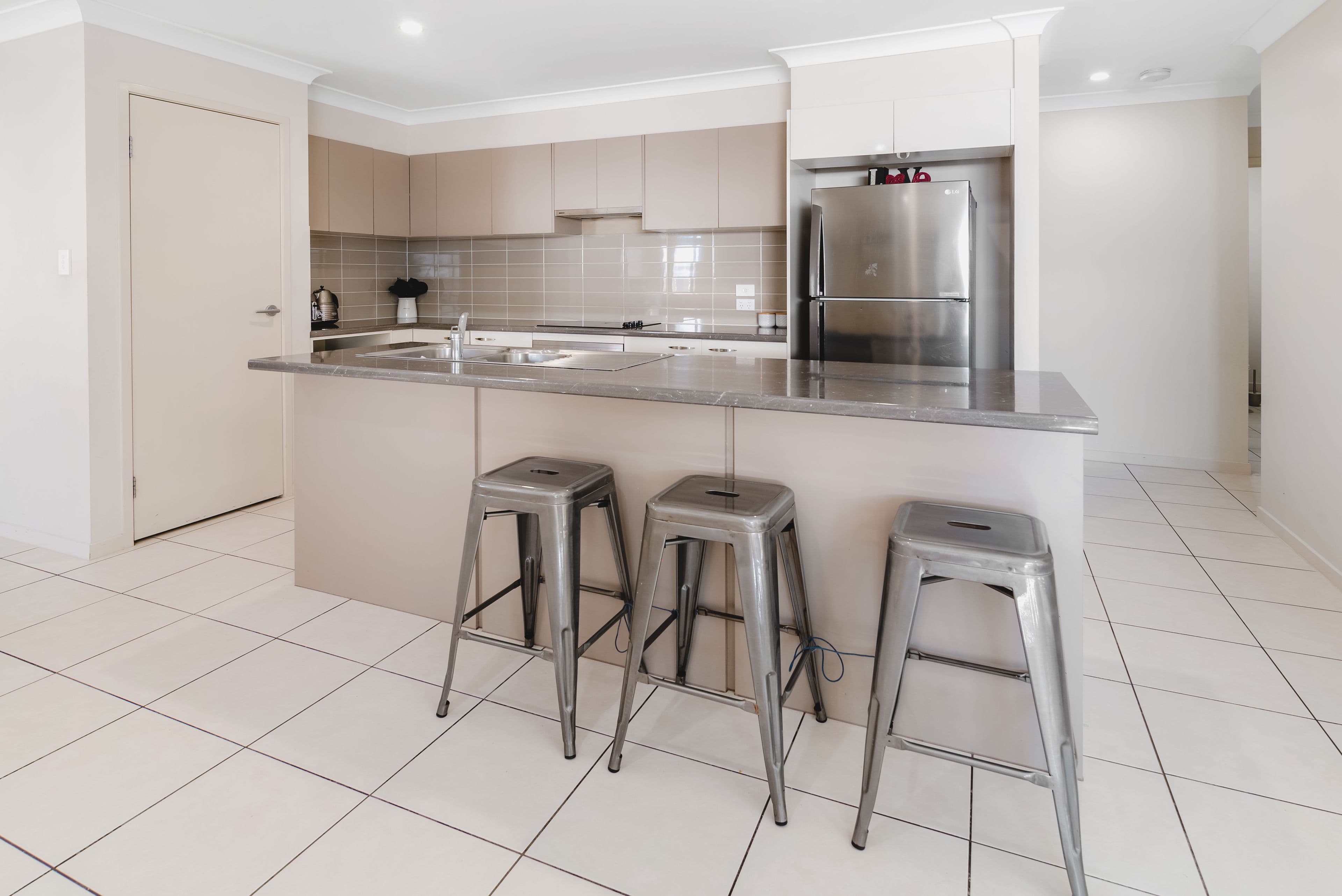 8 James Close, Ormeau QLD 4208, Ormeau - Thumbnail 2