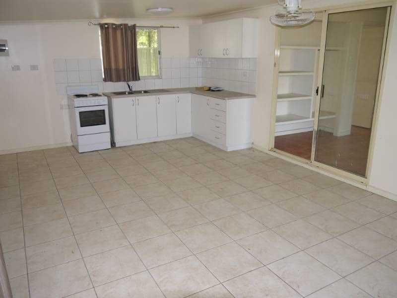 8  McDonald Street, KATHERINE NT 0850, Katherine - Thumbnail 5