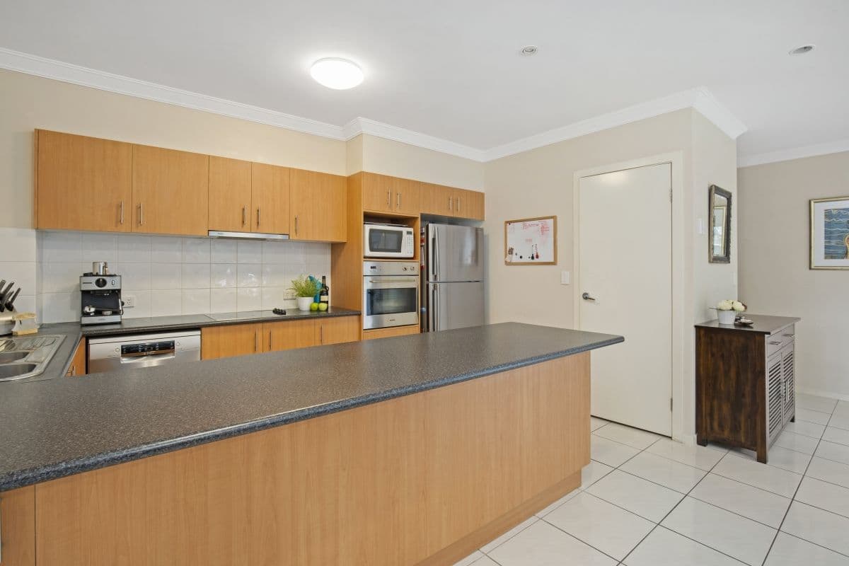 21 Robert Street, Mudgeeraba QLD 4213, Mudgeeraba - Thumbnail 4