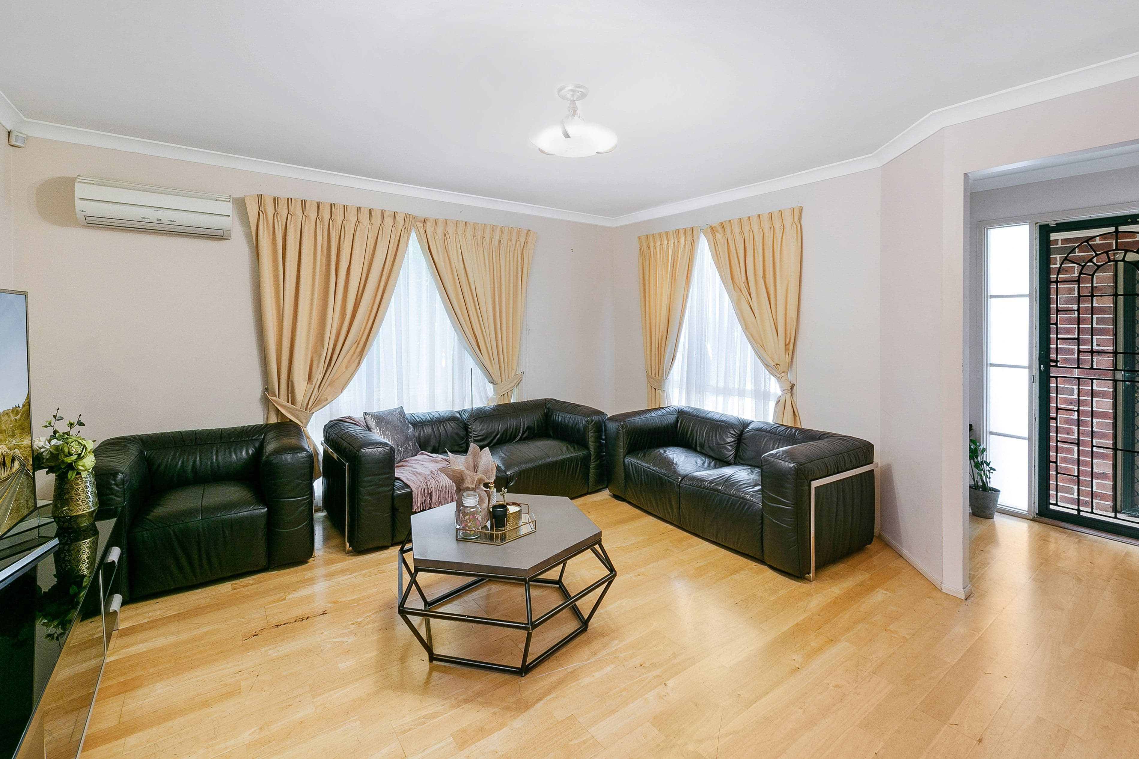 208 Auburn Road, Yagoona NSW 2199, Yagoona - Thumbnail 2