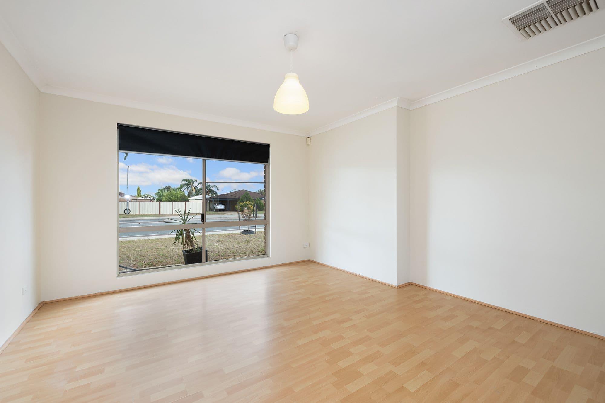 135 Seville Drive, Seville Grove WA 6112, Seville Grove - Thumbnail 2