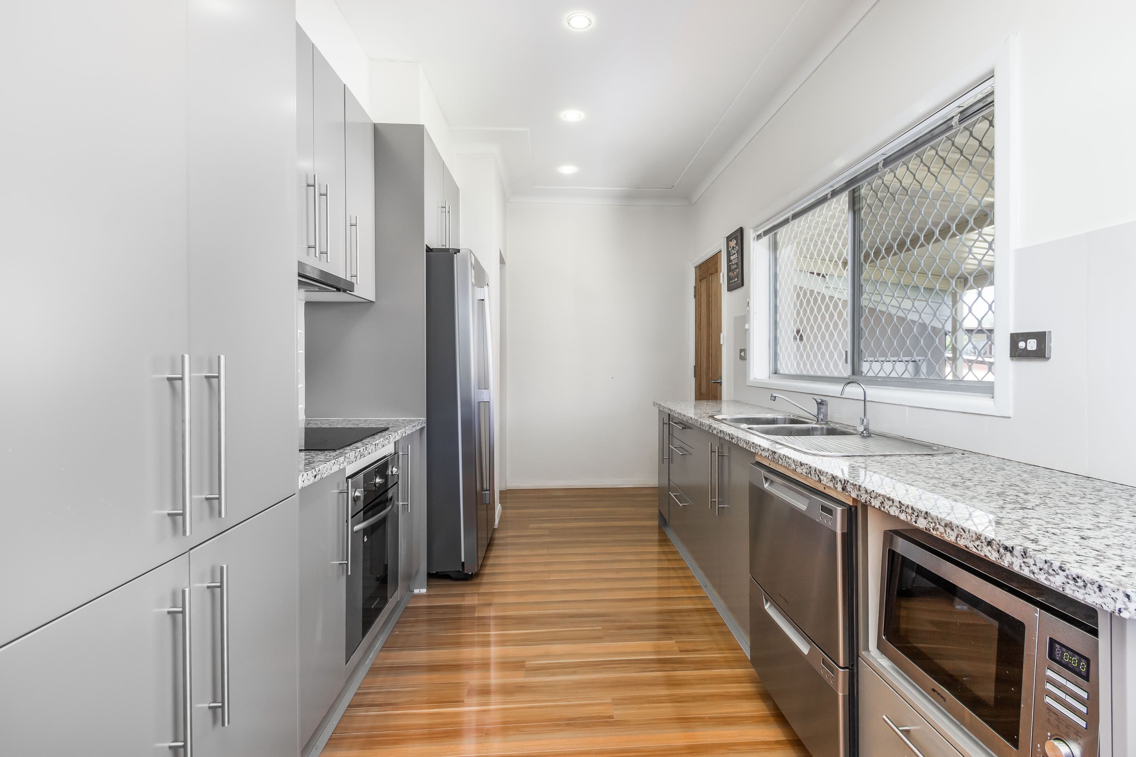 8 Hilltop Avenue, Blacktown NSW 2148, Blacktown - Thumbnail 4