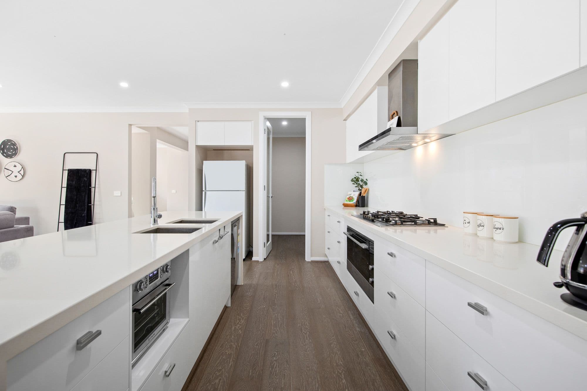 82 Farm Road, Werribee VIC 3030, Werribee - Thumbnail 4