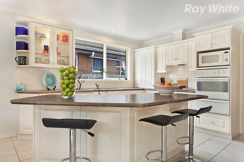 4 Winterton Court, Wantirna VIC 3152, Wantirna - Thumbnail 2