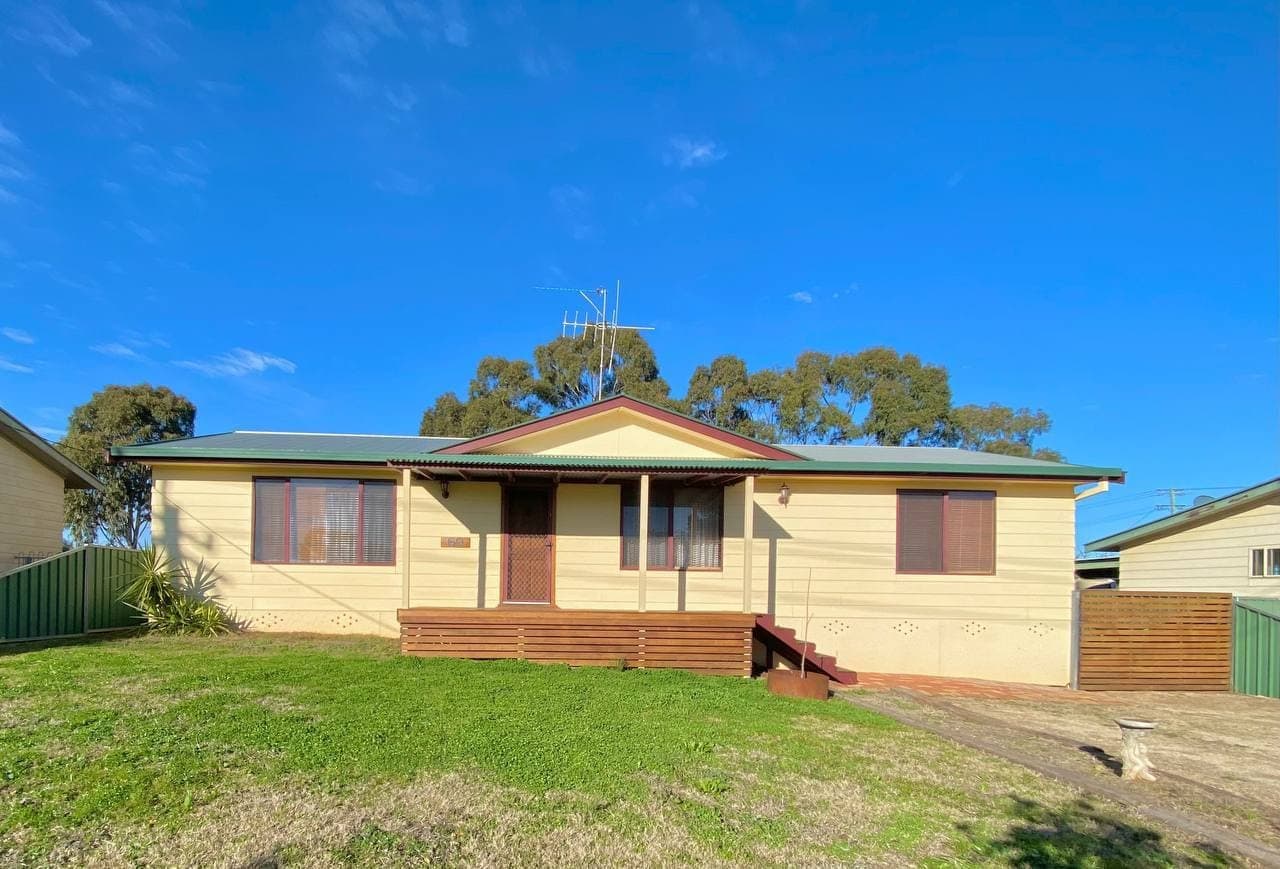 69 Medlyn Street, Parkes NSW 2870, Parkes - Image 1