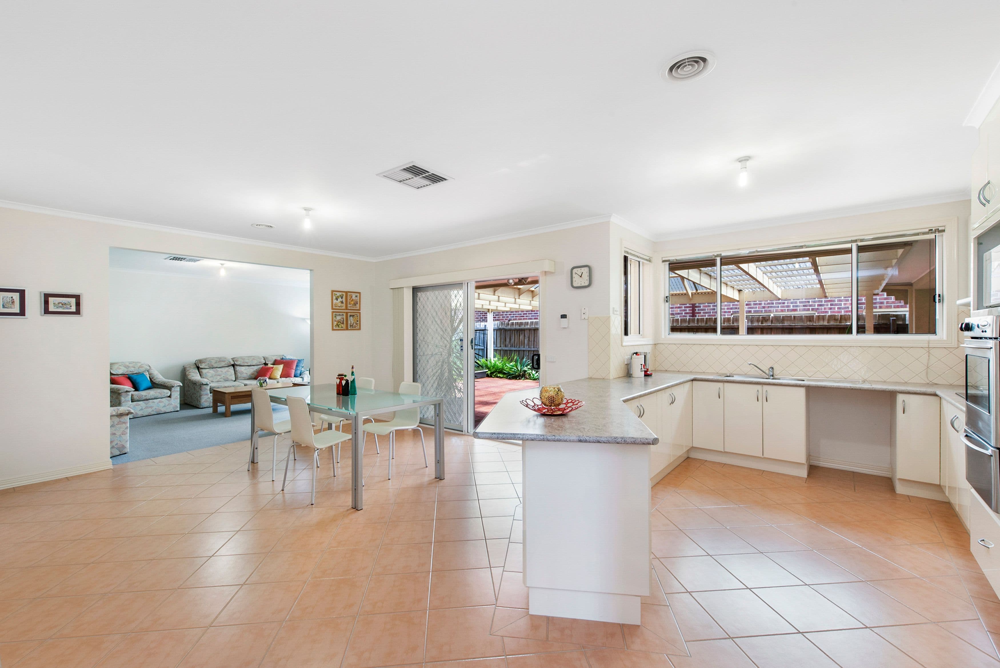 7 Winkler Drive, Taylors Lakes VIC 3038, Taylors Lakes - Thumbnail 2