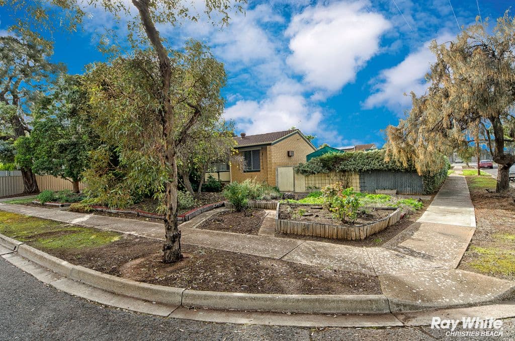 16 Anselm Street, Christie Downs SA 5164, Christie Downs - Thumbnail 2