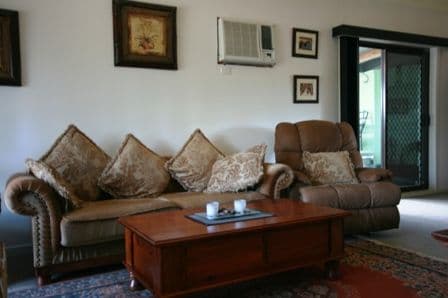 2 Vista Street, ST ALBANS VIC 3021, St Albans - Thumbnail 2