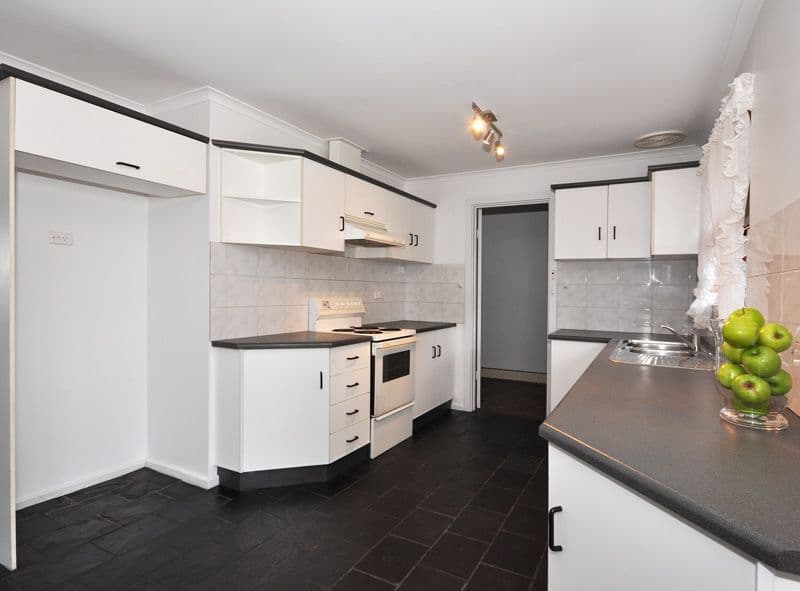 4 Jerilderie Drive, HAPPY VALLEY SA 5159, Happy Valley - Thumbnail 4