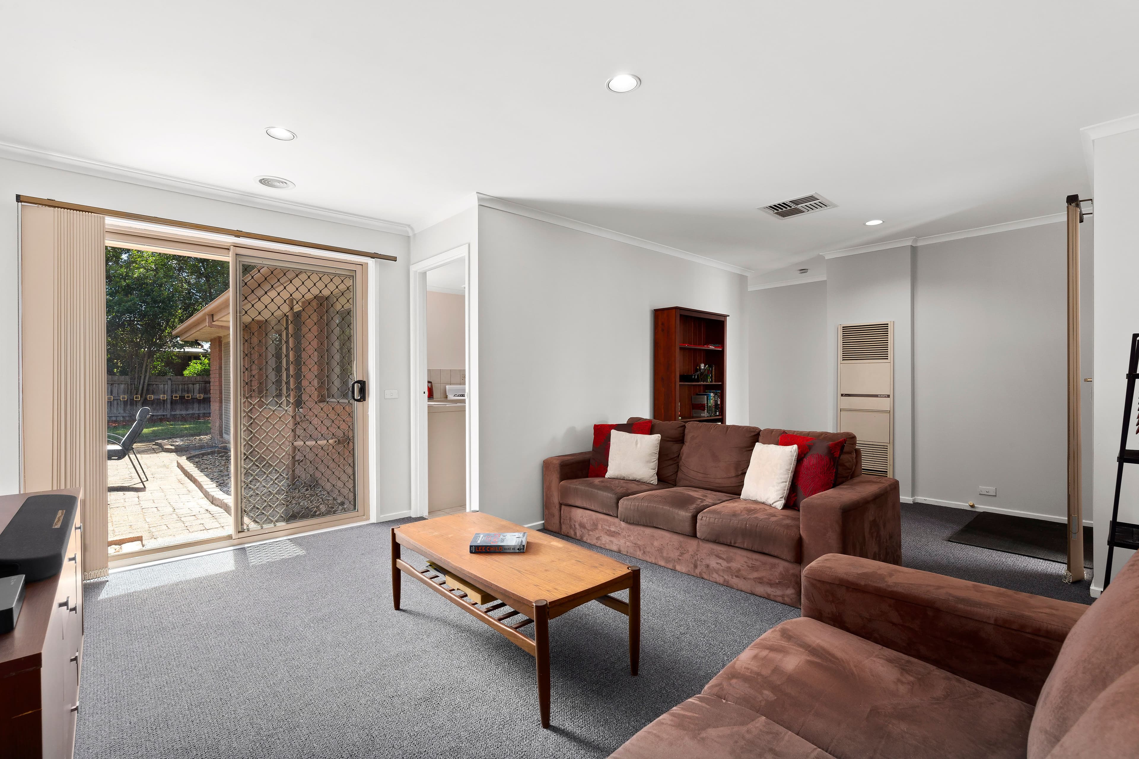 39 Cunningham Drive, Mill Park VIC 3082, Mill Park - Thumbnail 2