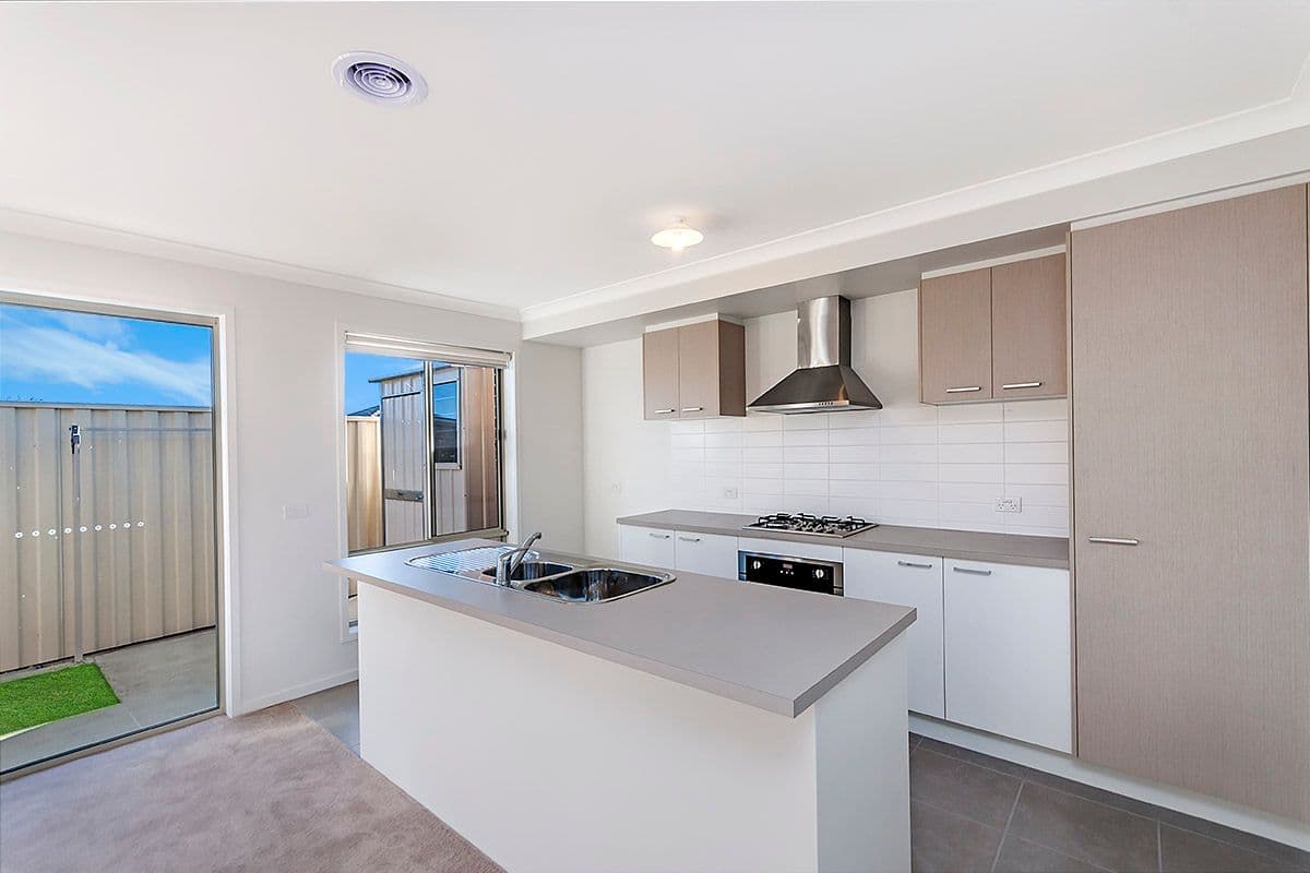 29 Lake Street, Koroit VIC 3282, Koroit - Thumbnail 3