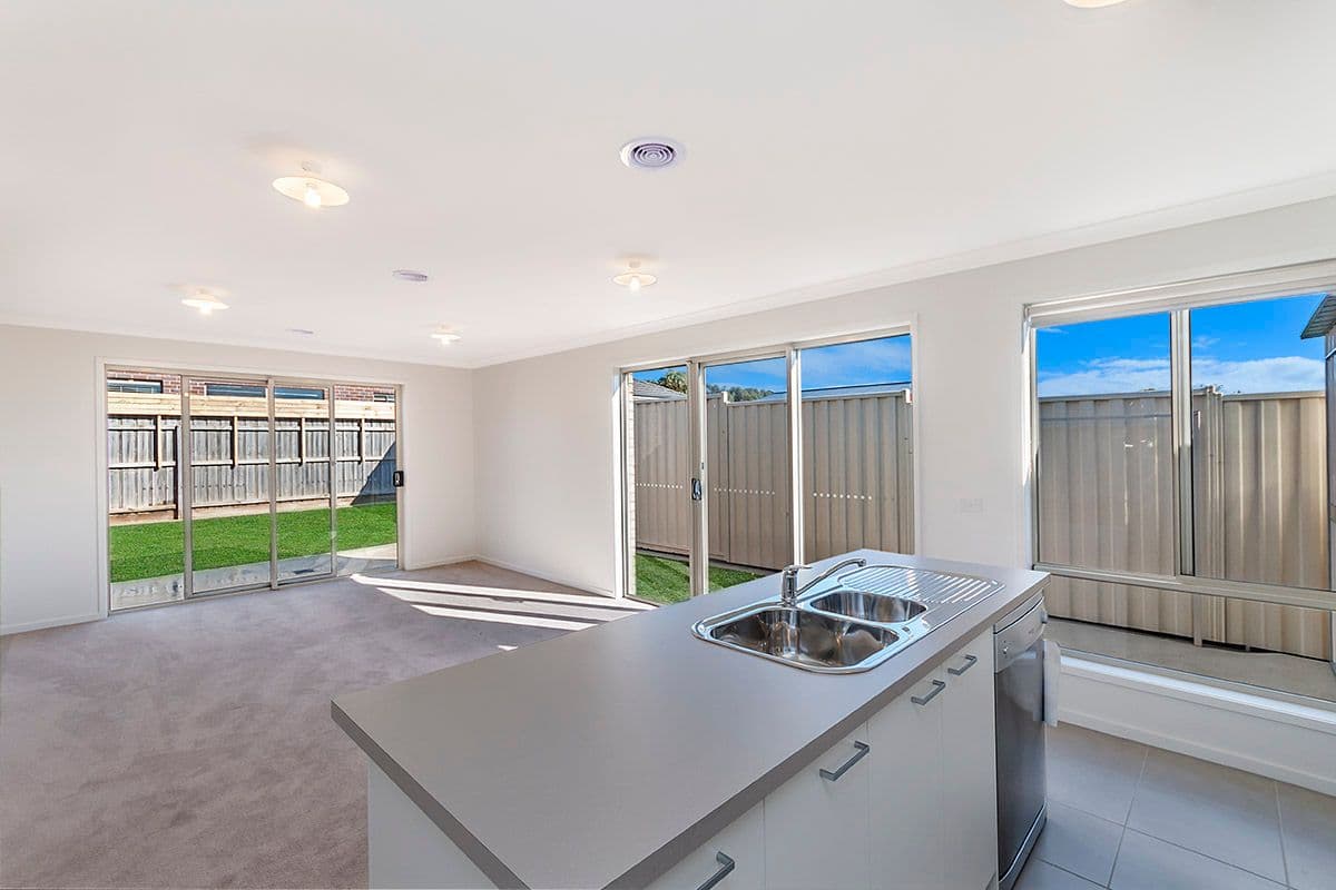 29 Lake Street, Koroit VIC 3282, Koroit - Thumbnail 5