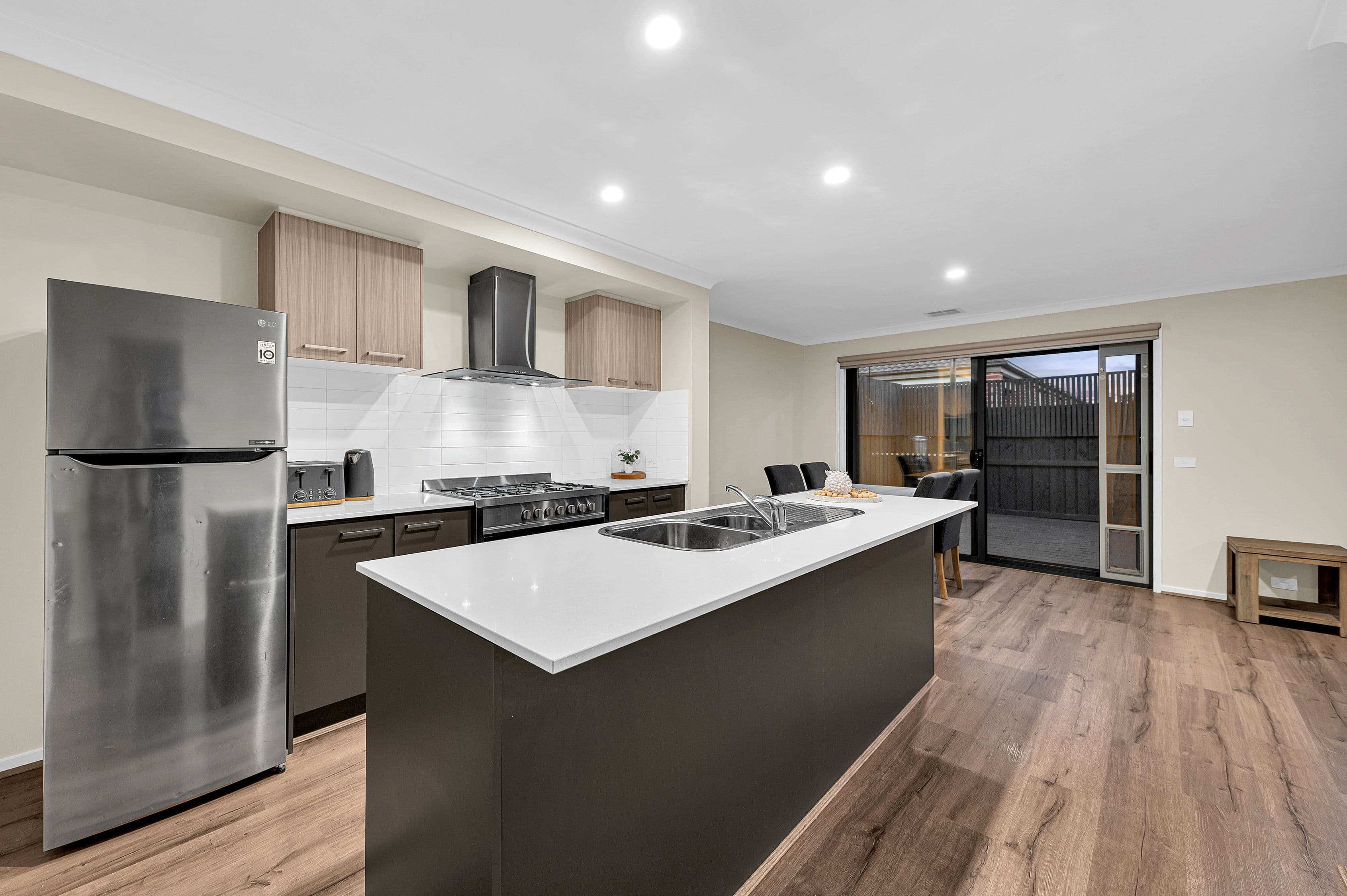 7 Hammond Road, Cranbourne West VIC 3977, Cranbourne West - Thumbnail 2