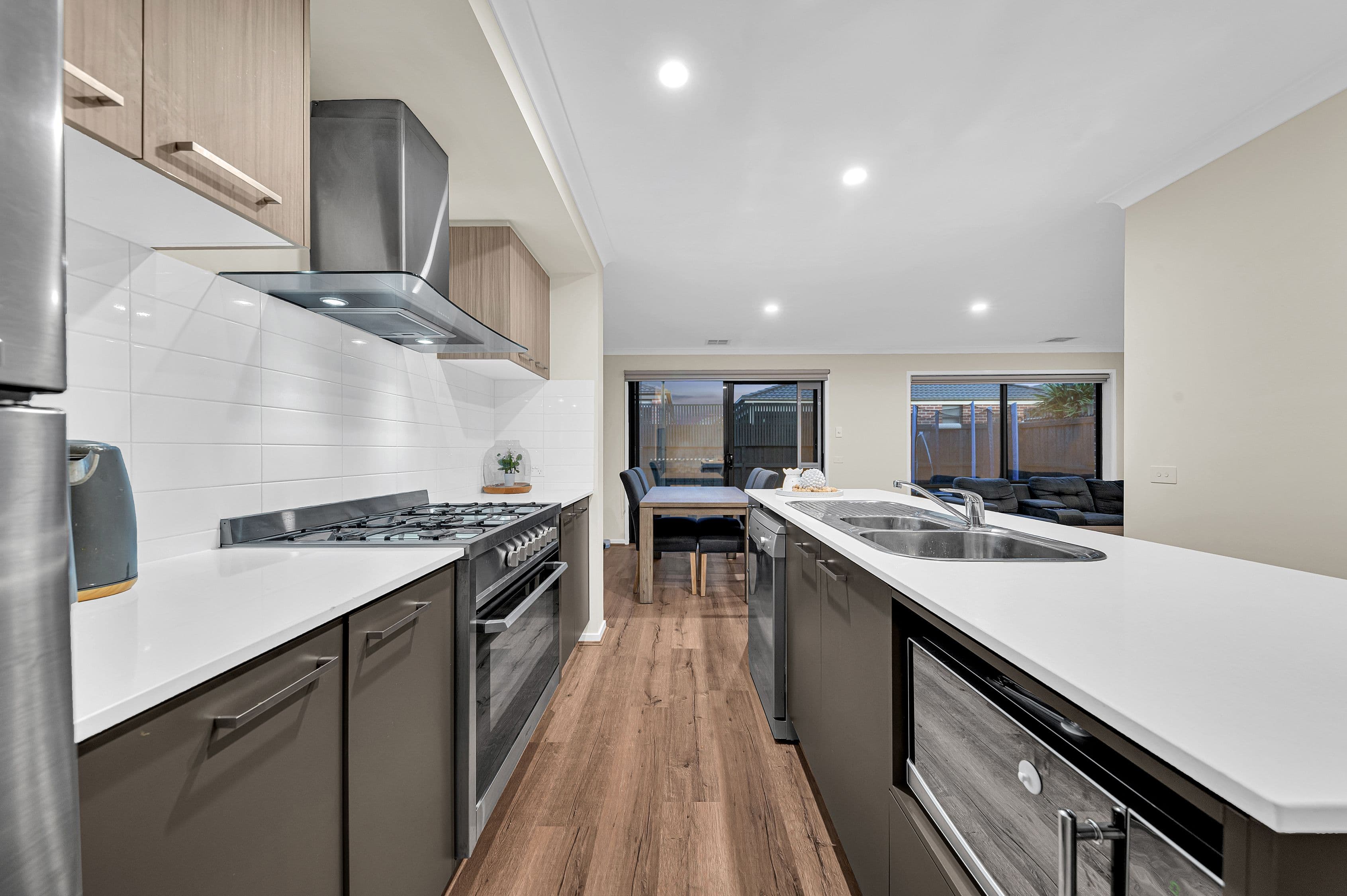 7 Hammond Road, Cranbourne West VIC 3977, Cranbourne West - Thumbnail 4