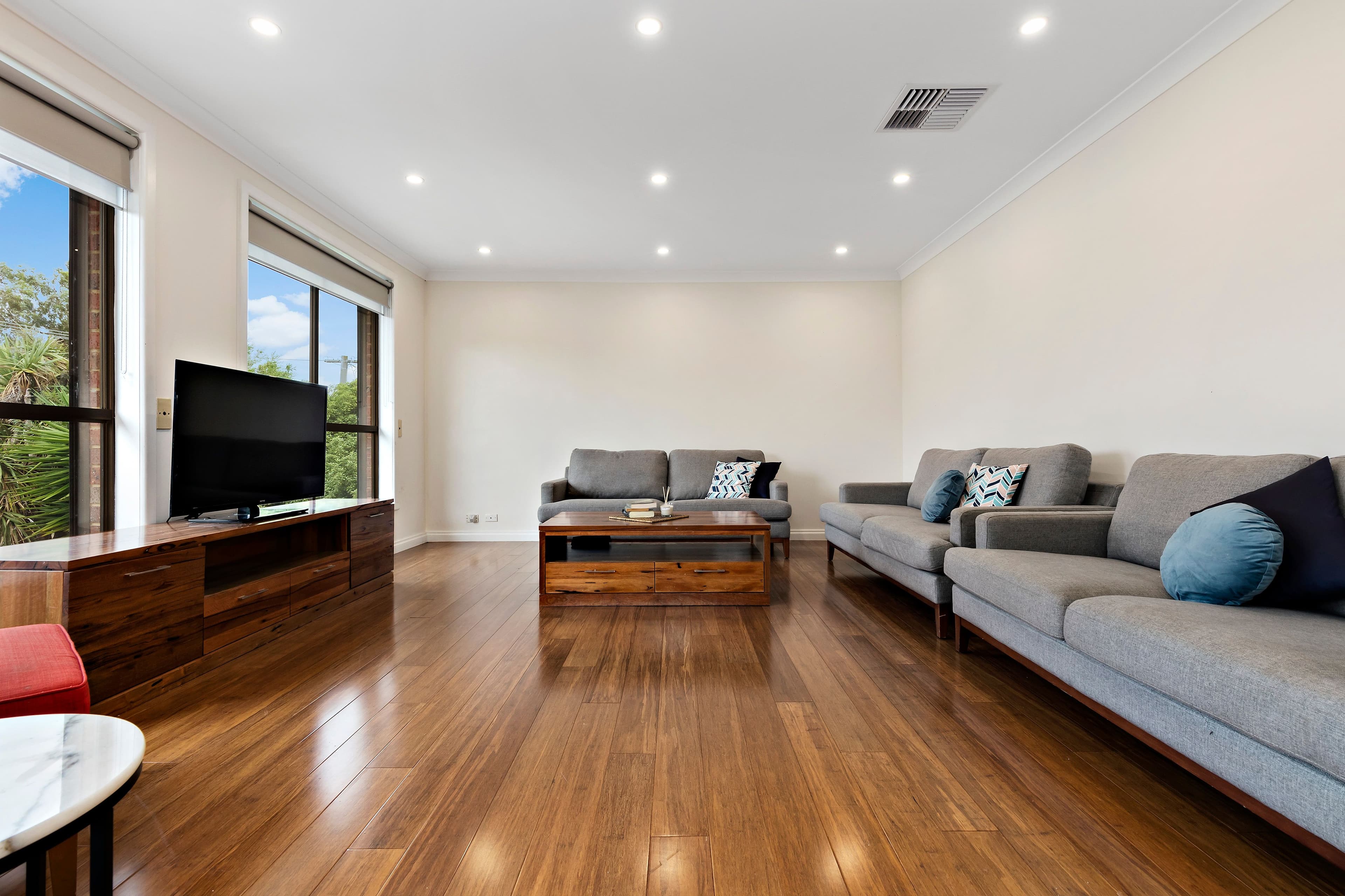 22 Dakota Drive, Thomastown VIC 3074, Thomastown - Thumbnail 2