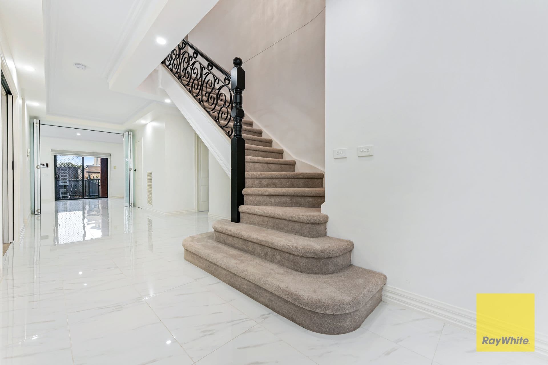 16 Albert Street, Dandenong VIC 3175, Dandenong - Thumbnail 3