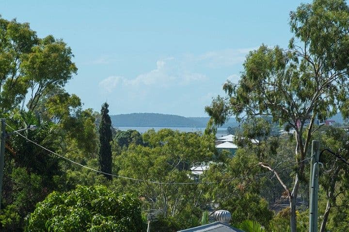 7 Barkala Close, WEST GLADSTONE QLD 4680, West Gladstone - Thumbnail 2