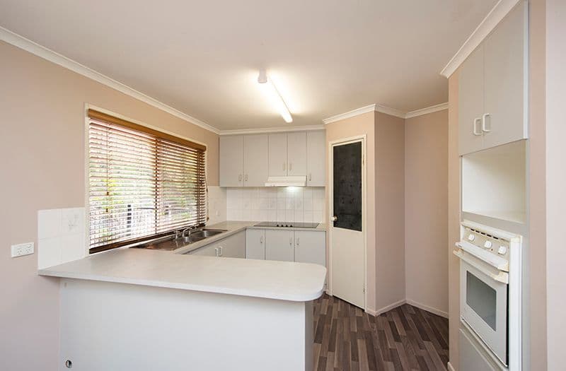 7 Barkala Close, WEST GLADSTONE QLD 4680, West Gladstone - Thumbnail 4