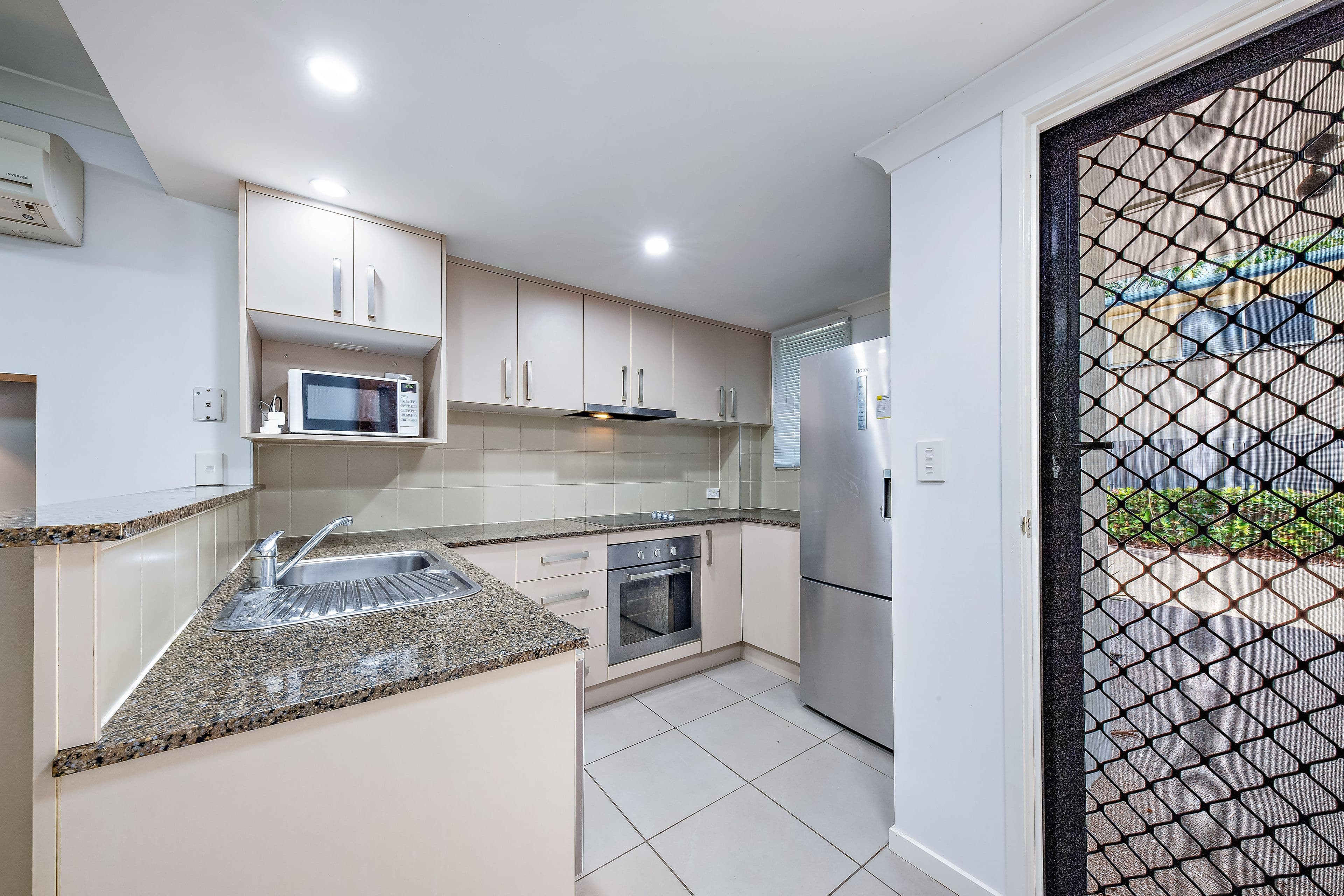 16 Schnapper Street, Cannonvale QLD 4802, Cannonvale - Thumbnail 7