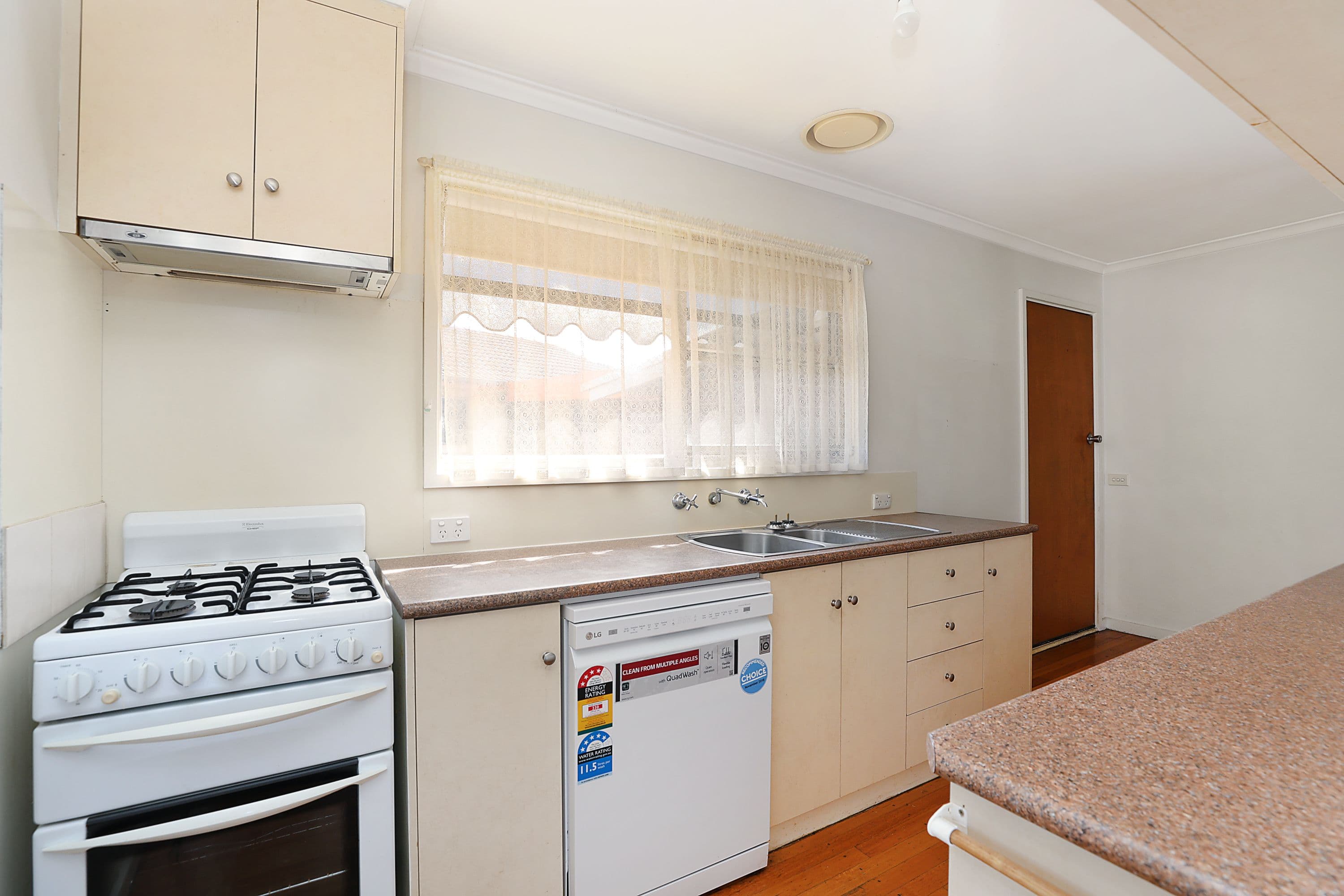 26 Gunner Street, Camperdown VIC 3260, Camperdown - Thumbnail 3