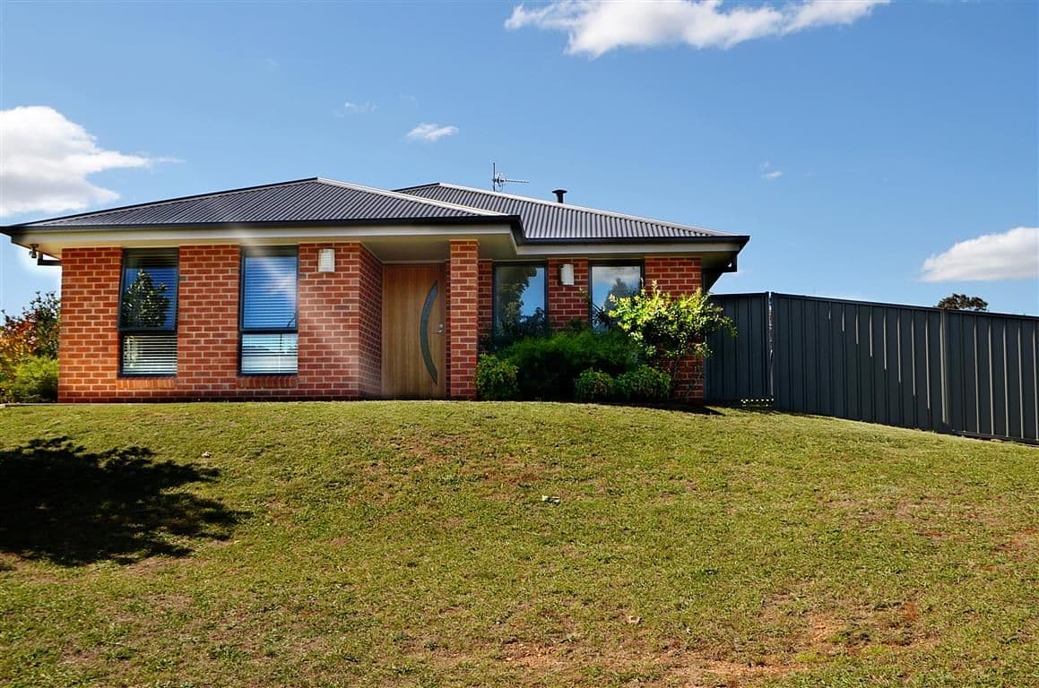 23 Lockeridge Drive, Tumut - Image 1