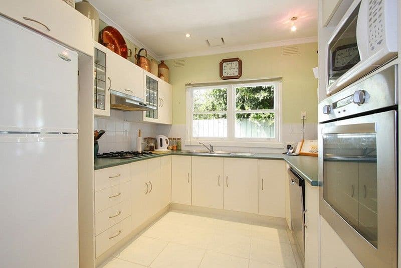 29 Devenish Road, BORONIA VIC 3155, Boronia - Thumbnail 2