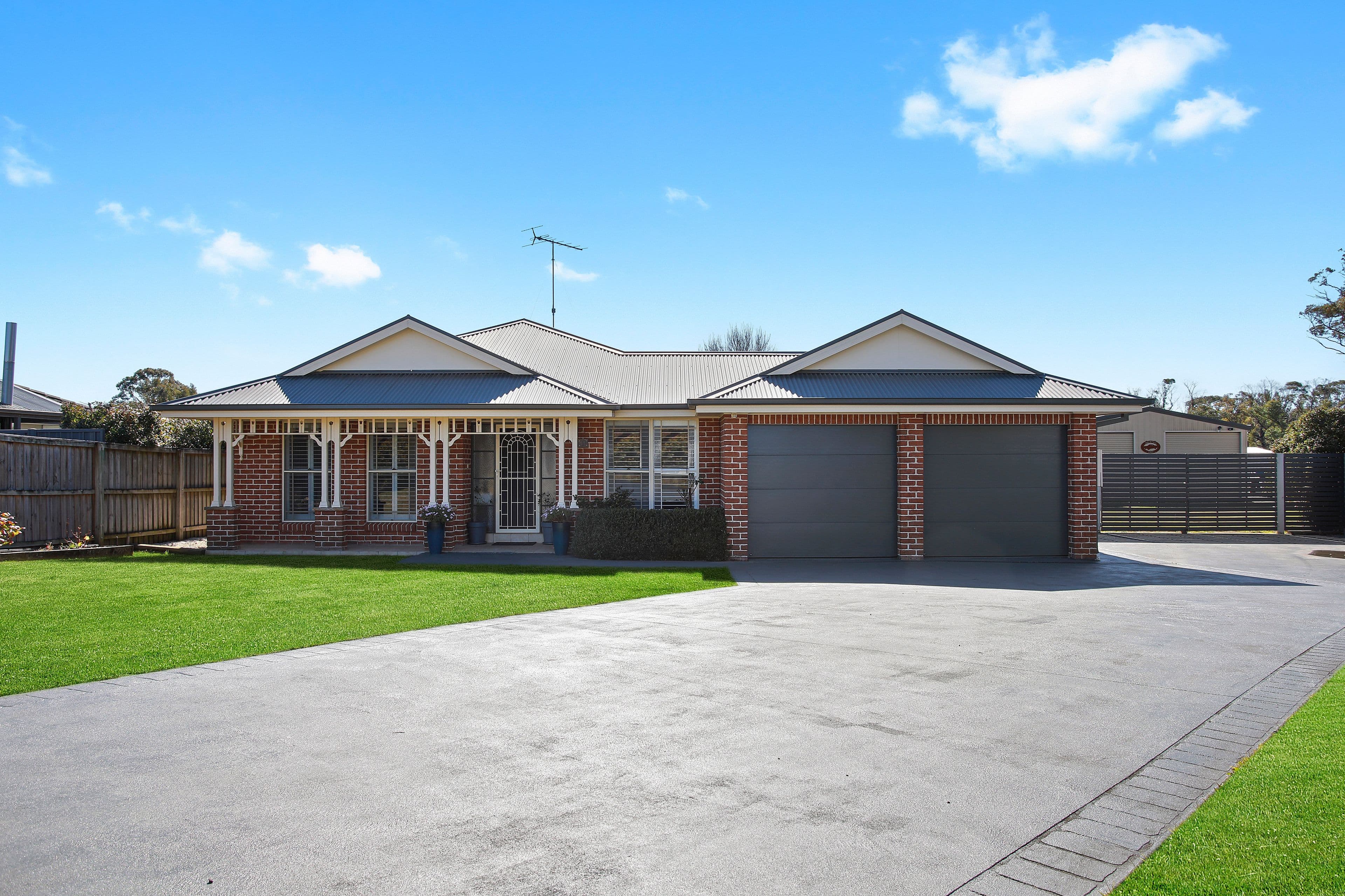 11 Sharnee Close, Hill Top NSW 2575, Hill Top - Image 1