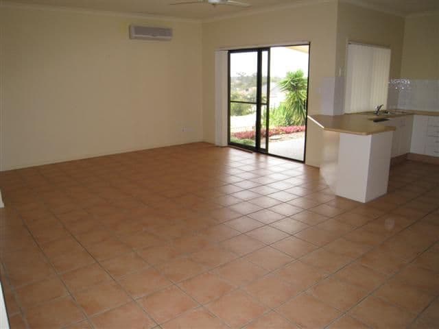 63 Ingles Circuit, ARUNDEL QLD 4214, Arundel - Thumbnail 3