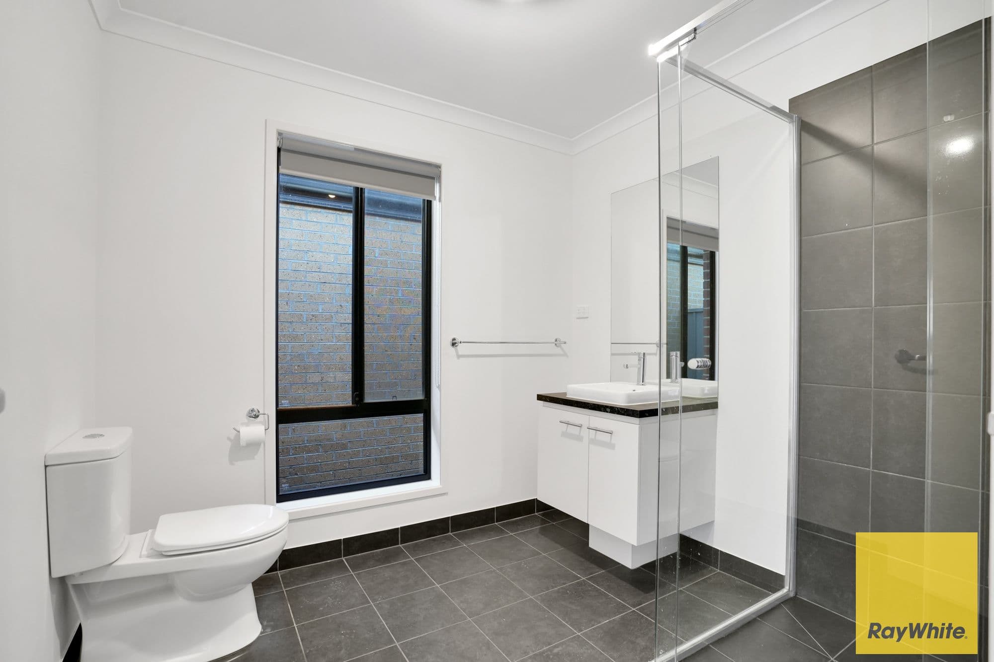 13 Coltan Avenue, COBBLEBANK VIC 3338, Cobblebank - Thumbnail 4