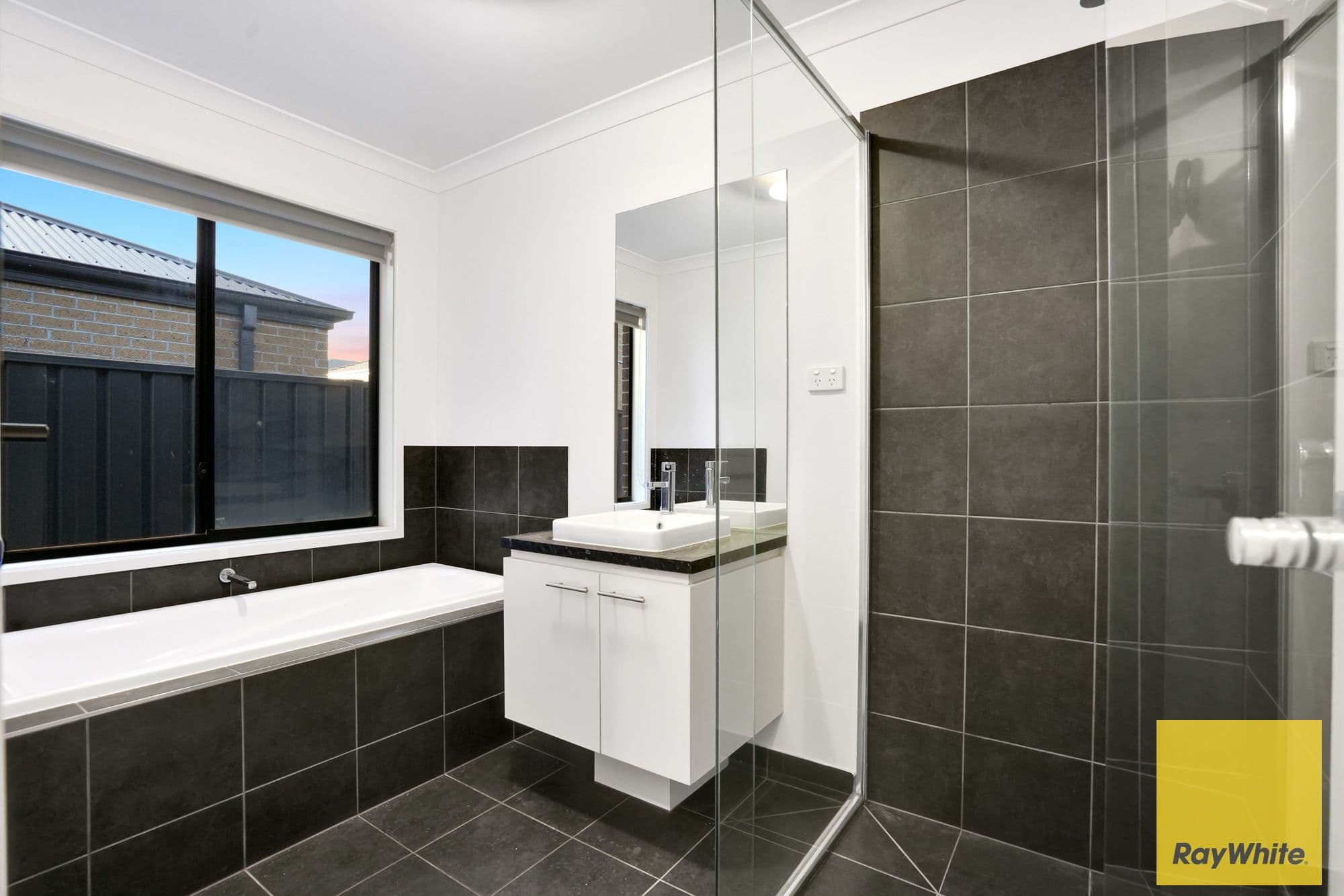 13 Coltan Avenue, COBBLEBANK VIC 3338, Cobblebank - Thumbnail 8