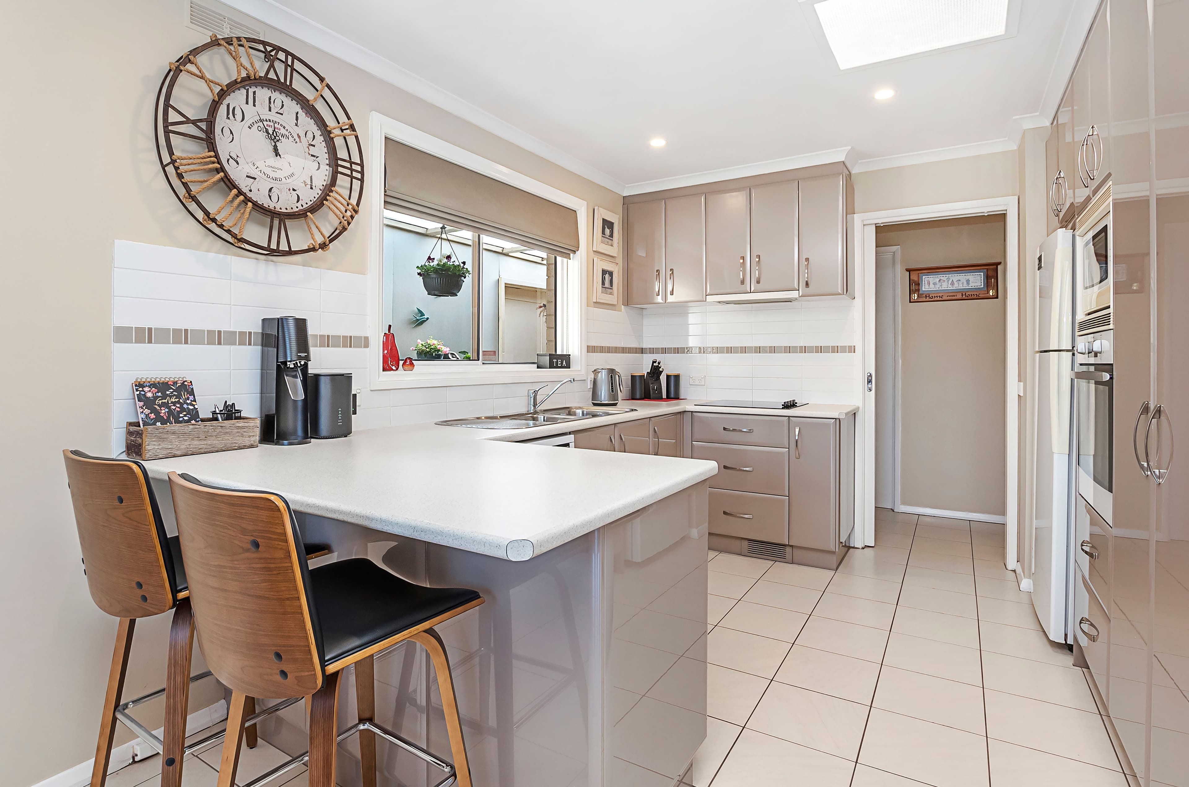 12 Suzanne Crescent, Warrnambool VIC 3280, Warrnambool - Thumbnail 2