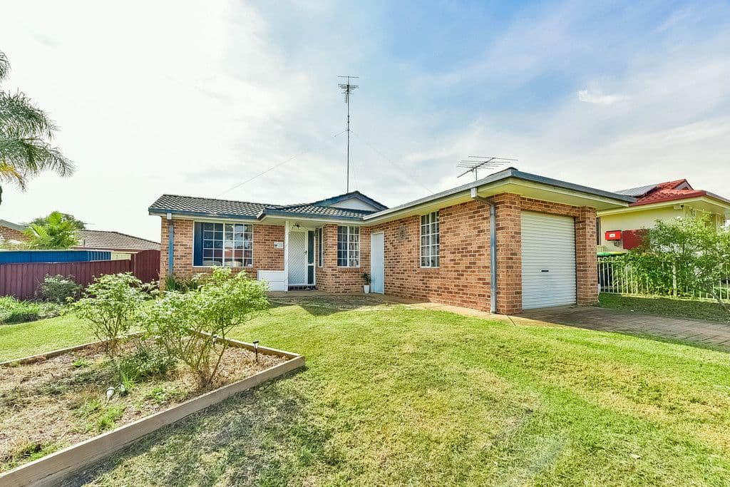Minto NSW 2566, Minto - Image 1