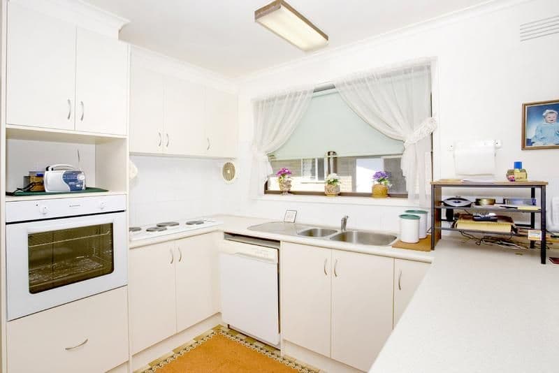 300 Wilsons Road, ST ALBANS PARK VIC 3219, St Albans Park - Thumbnail 2