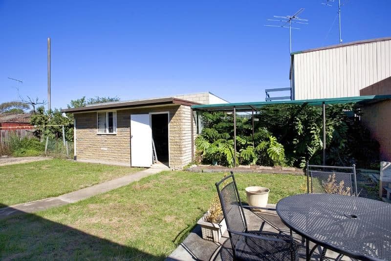 300 Wilsons Road, ST ALBANS PARK VIC 3219, St Albans Park - Thumbnail 4