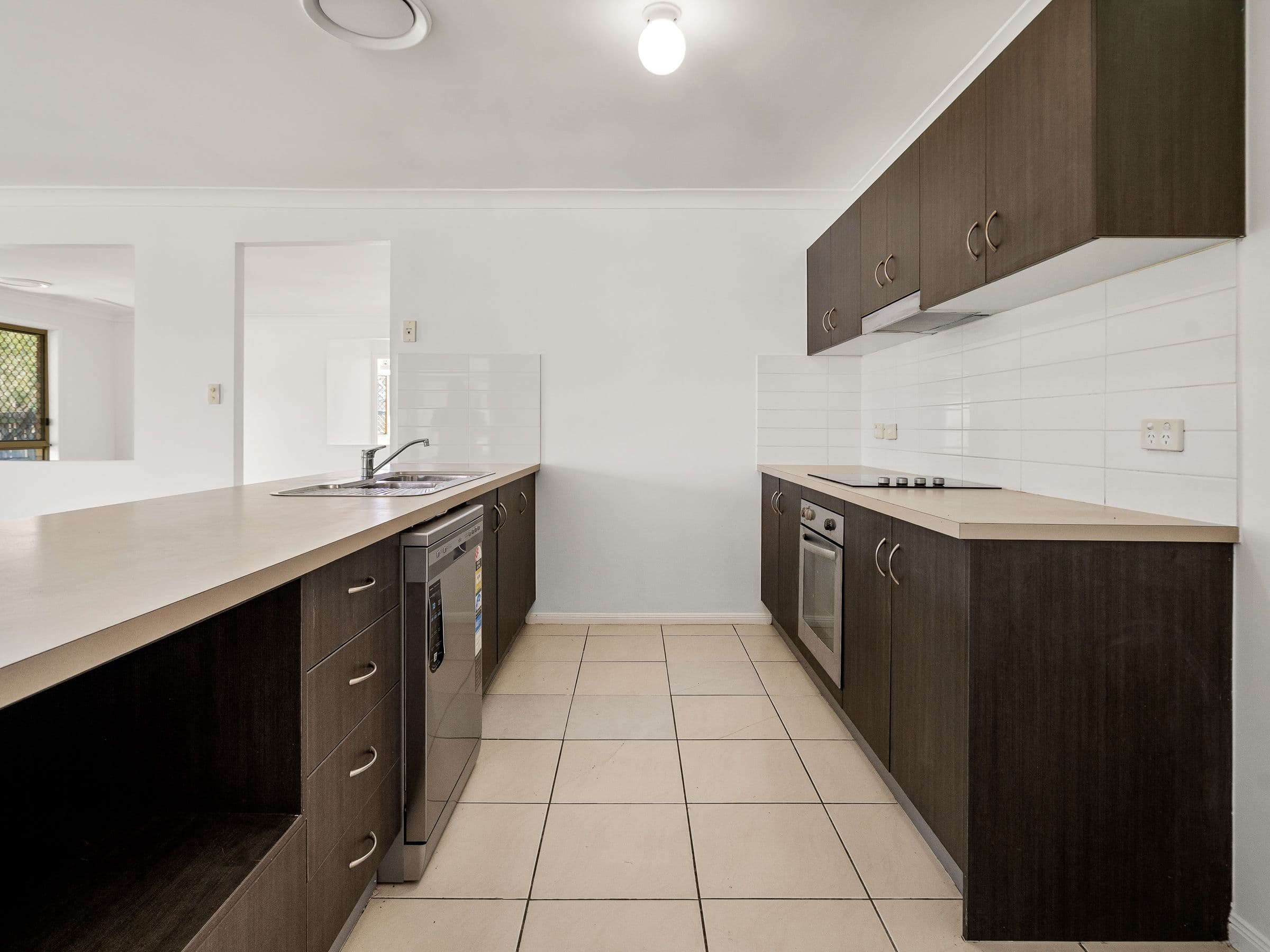 1 Heit Court, North Booval QLD 4304, North Booval - Thumbnail 8