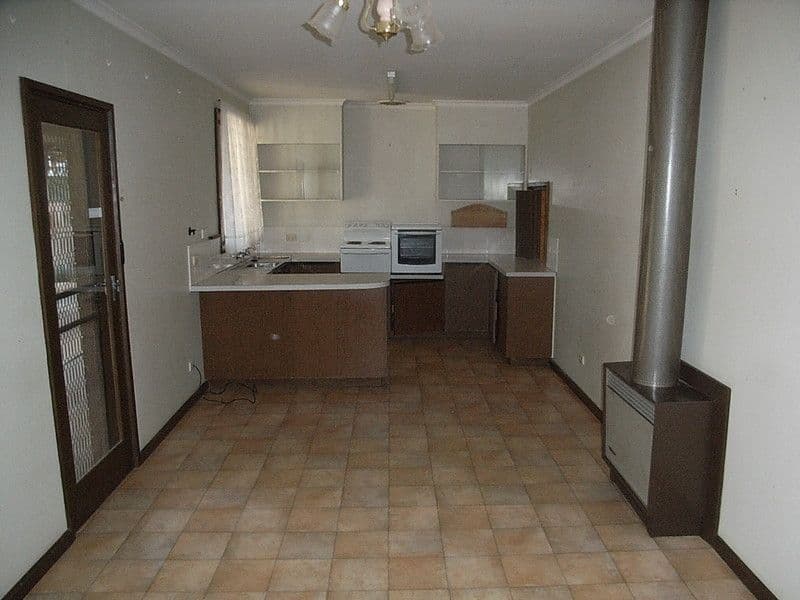 4 Vines Street, Echuca VIC 3564, Echuca - Thumbnail 3
