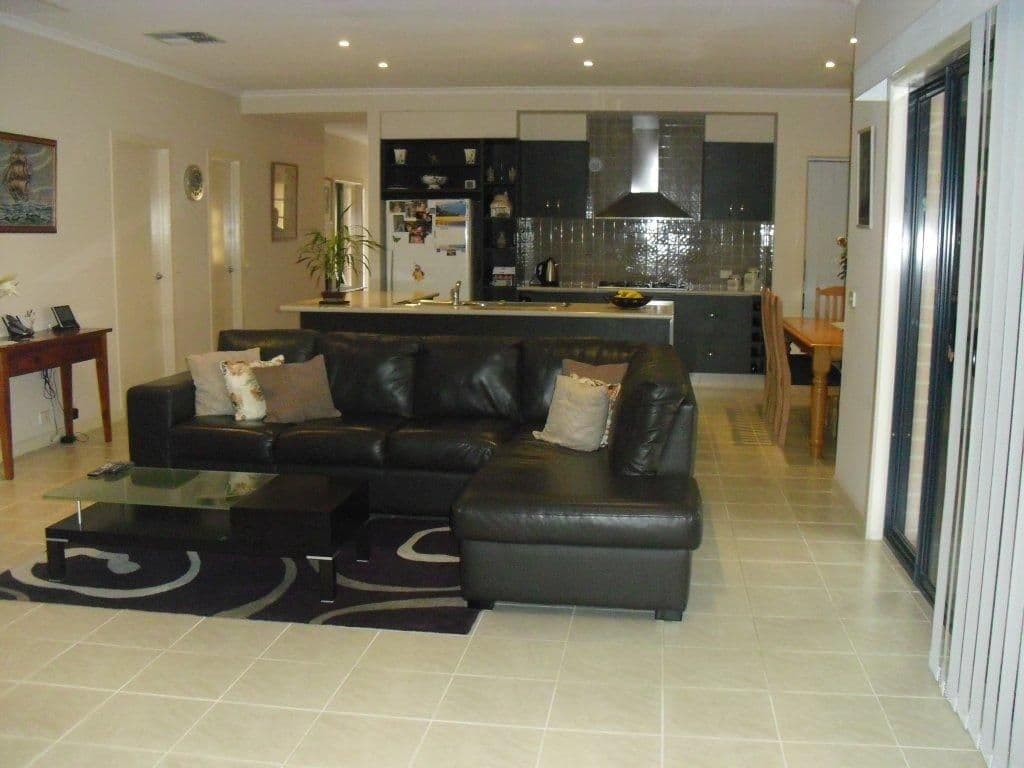3 Pinehurst Rise, CRAIGIEBURN VIC 3064, Craigieburn - Thumbnail 2