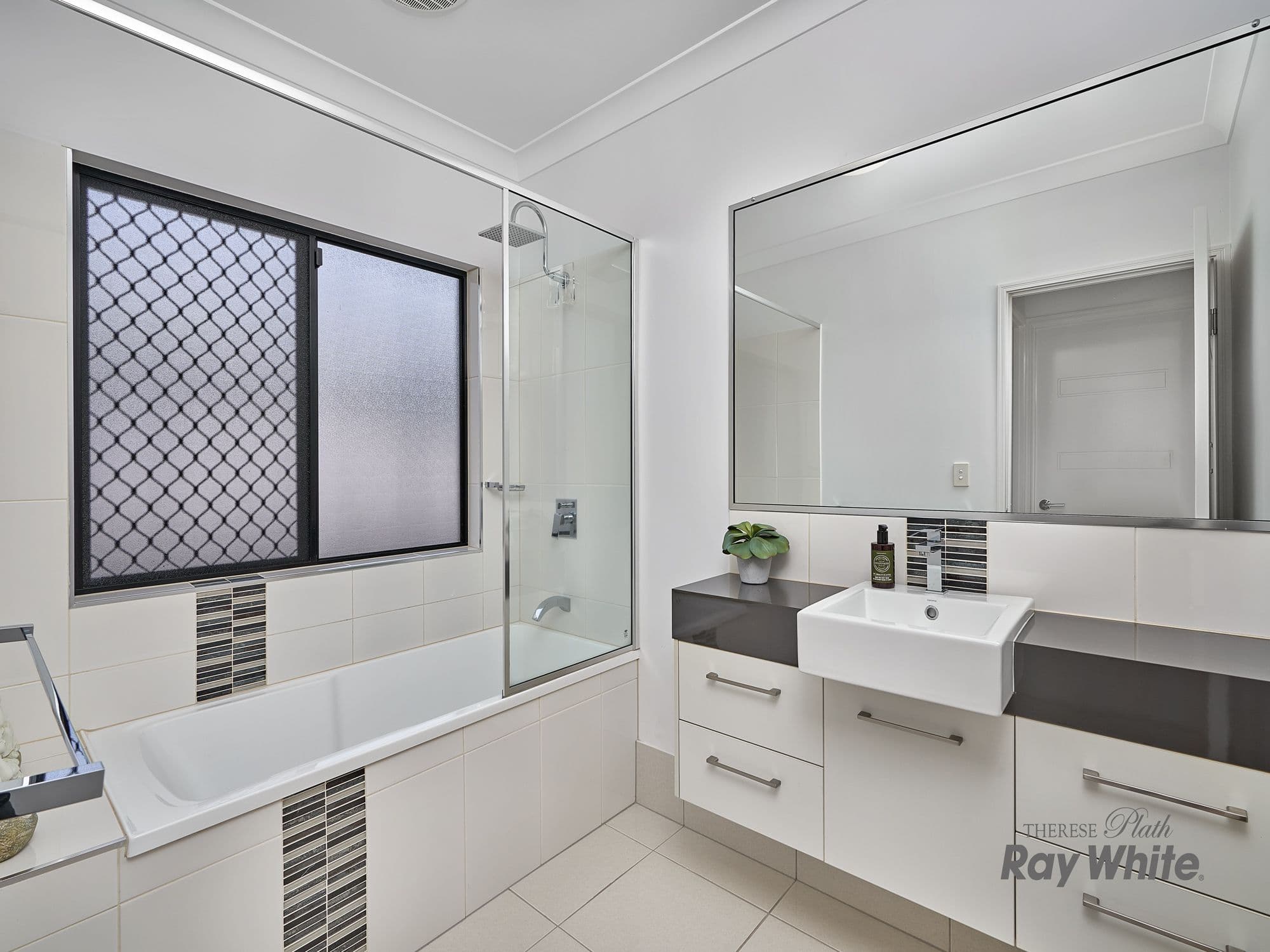 11 Lockyer Crescent, Bentley Park QLD 4869, Bentley Park - Thumbnail 7