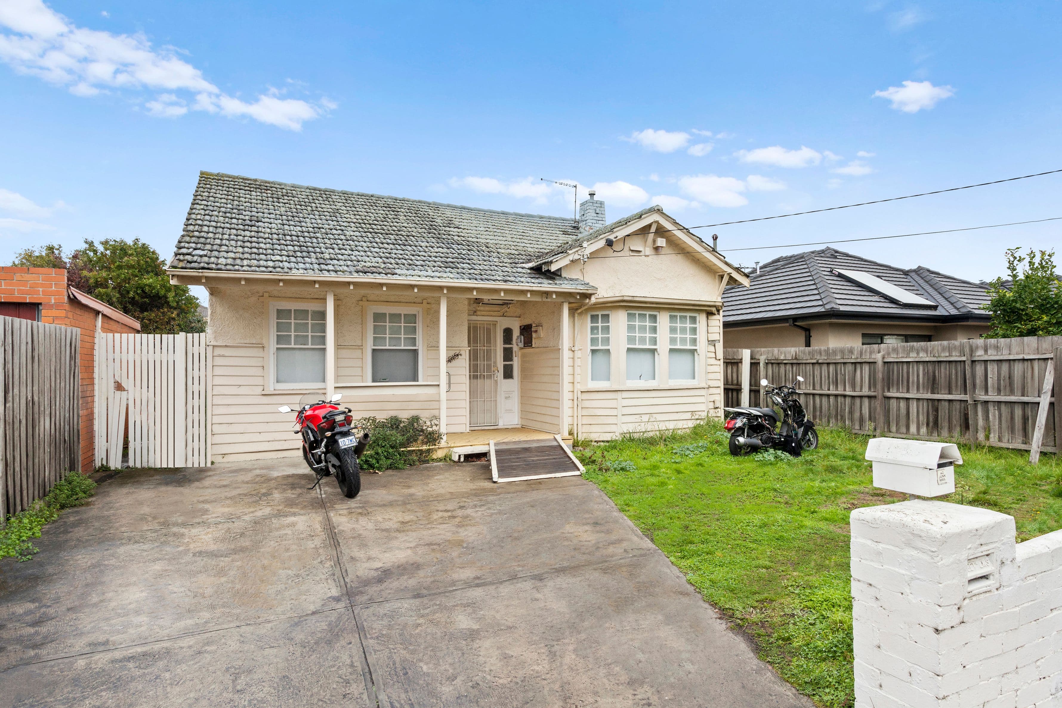 215 Neerim Road, Carnegie VIC 3163, Carnegie - Thumbnail 2