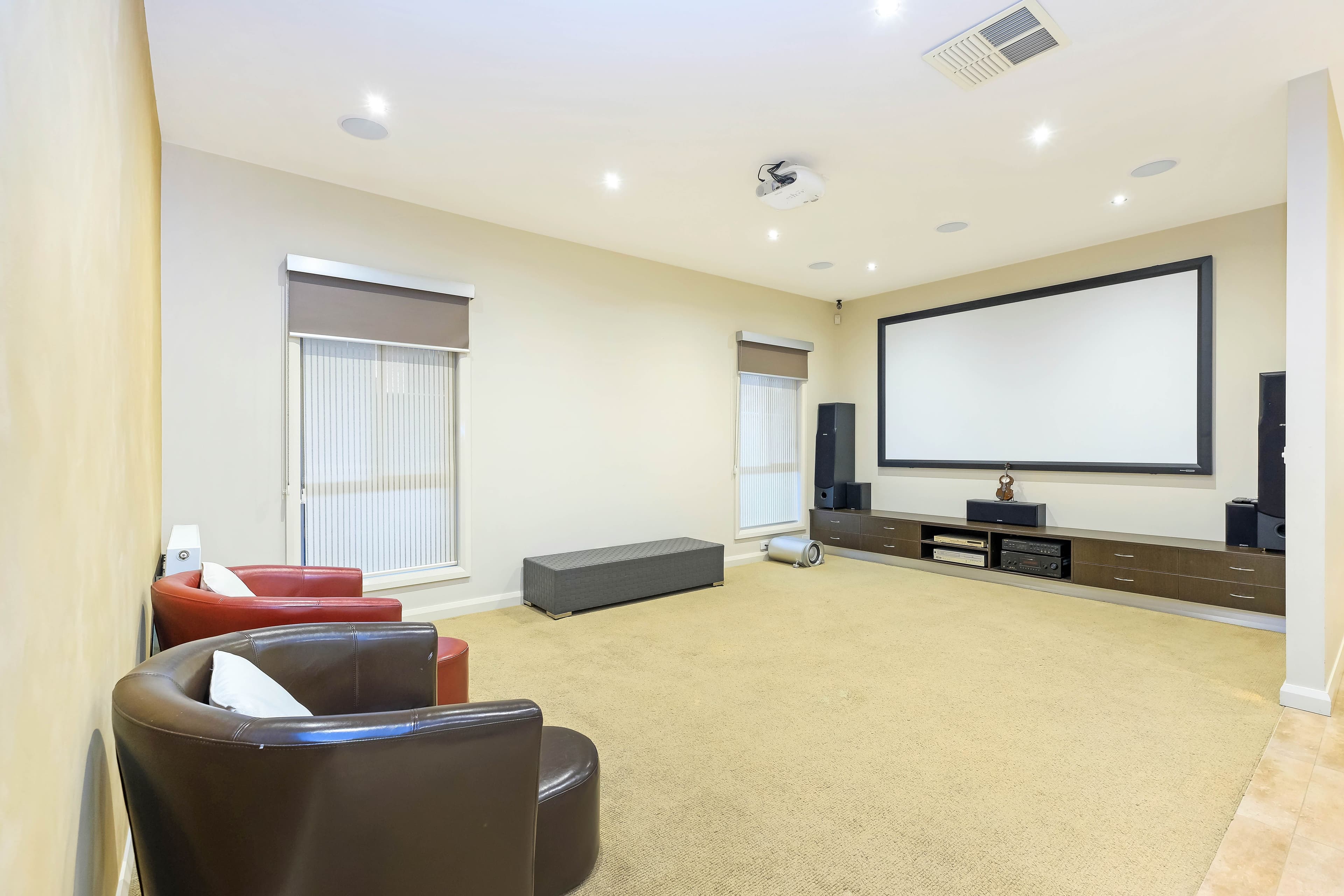 38 Golf Links Road, Glenroy VIC 3046, Glenroy - Thumbnail 2