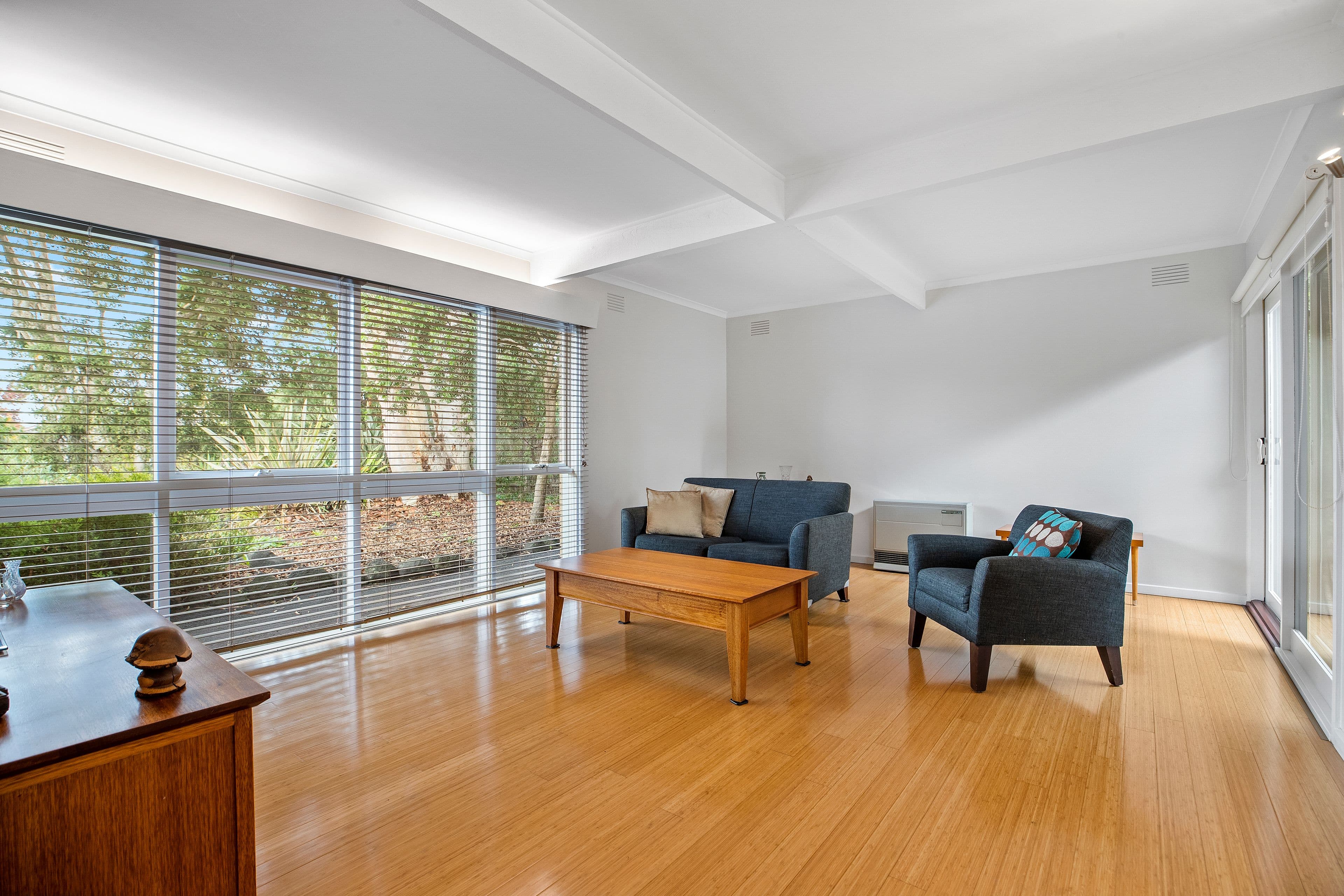 33 Folkstone Crescent, Ferntree Gully VIC 3156, Ferntree Gully - Thumbnail 4