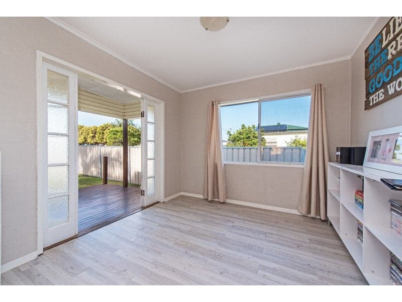 8 Blake Street, Wilsonton - Thumbnail 2