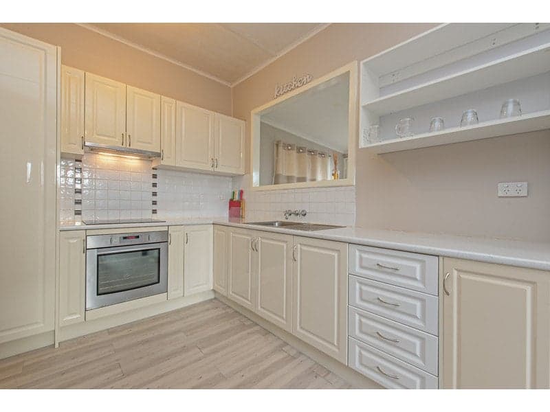 8 Blake Street, Wilsonton - Thumbnail 8