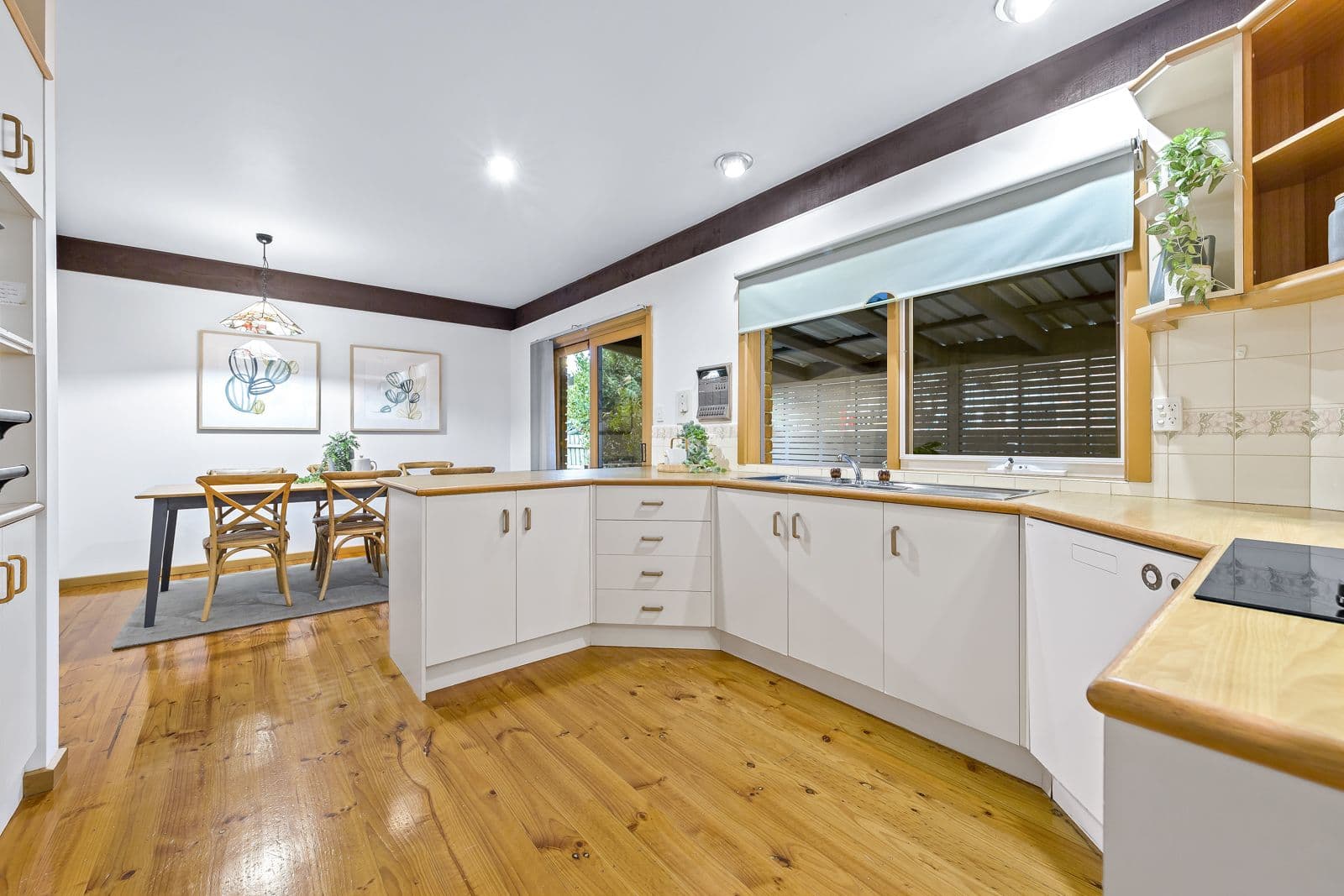 18 Hartland Road, Vermont South VIC 3133, Vermont South - Thumbnail 2