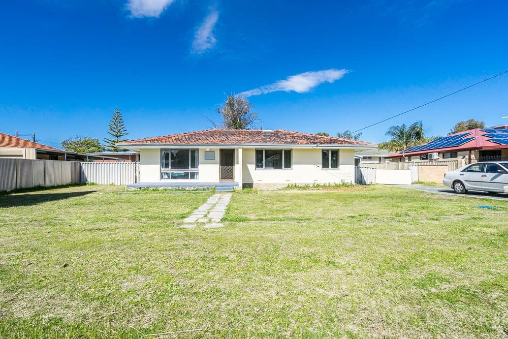 46 Amberton Avenue, Girrawheen WA 6064, Girrawheen - Thumbnail 2