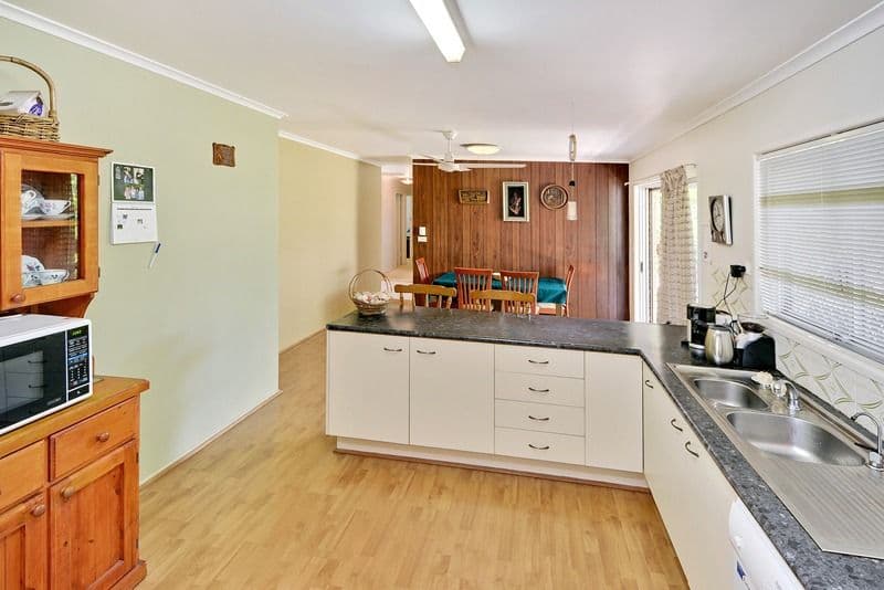 21 Croydon Avenue, CURRIMUNDI QLD 4551, Currimundi - Thumbnail 6