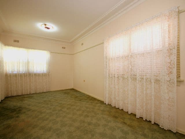 33 Bent Street, CHESTER HILL NSW 2162, Chester Hill - Thumbnail 3