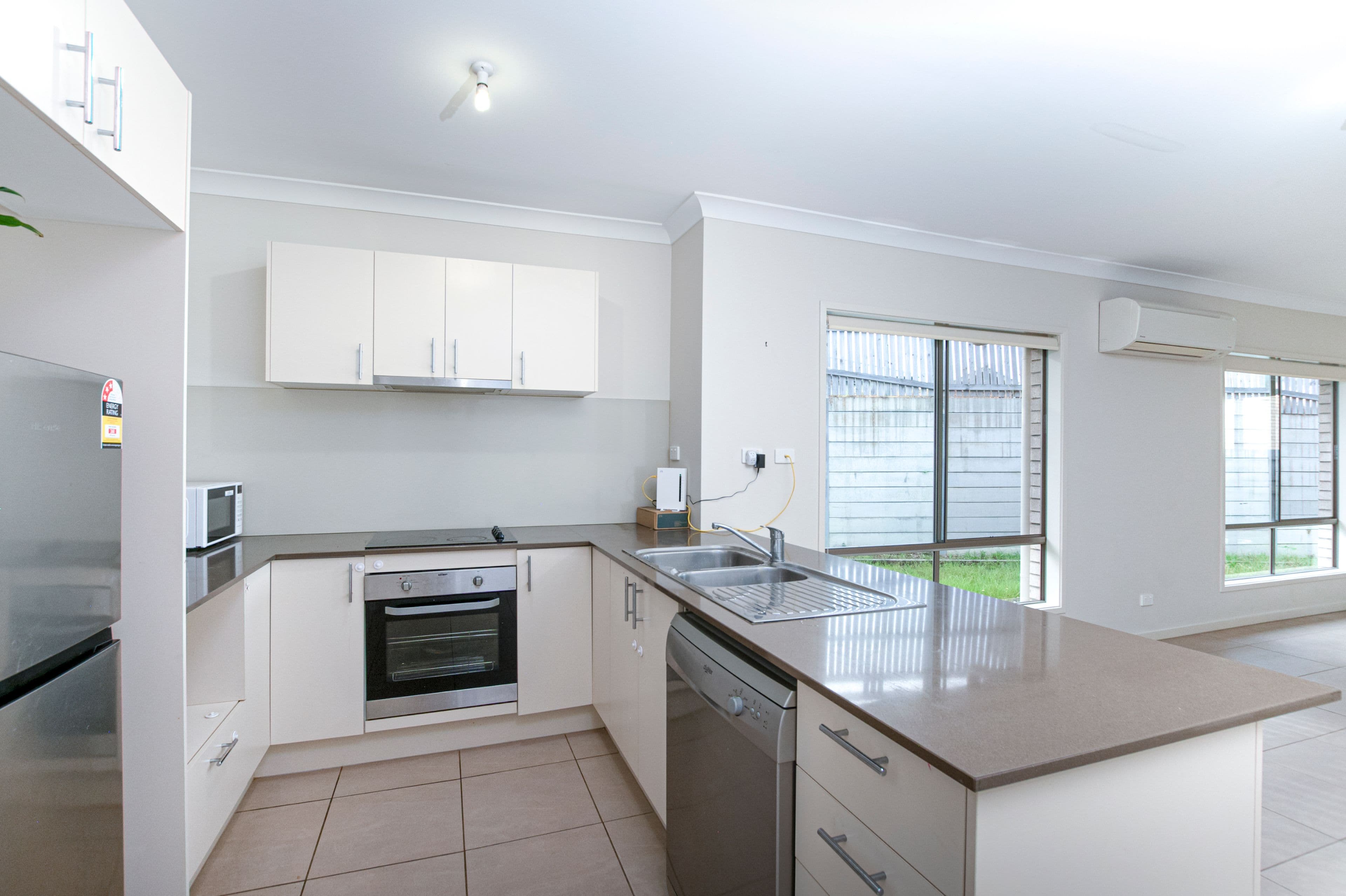 2 Zen Court, Springfield Lakes QLD 4300, Springfield Lakes - Thumbnail 2