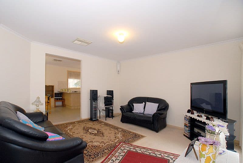 3  Melbe Crescent, DANDENONG VIC 3175, Dandenong - Thumbnail 3