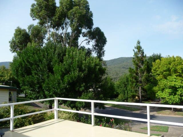 3 Crawford Court, DARTMOUTH VIC 3701, Dartmouth - Thumbnail 2